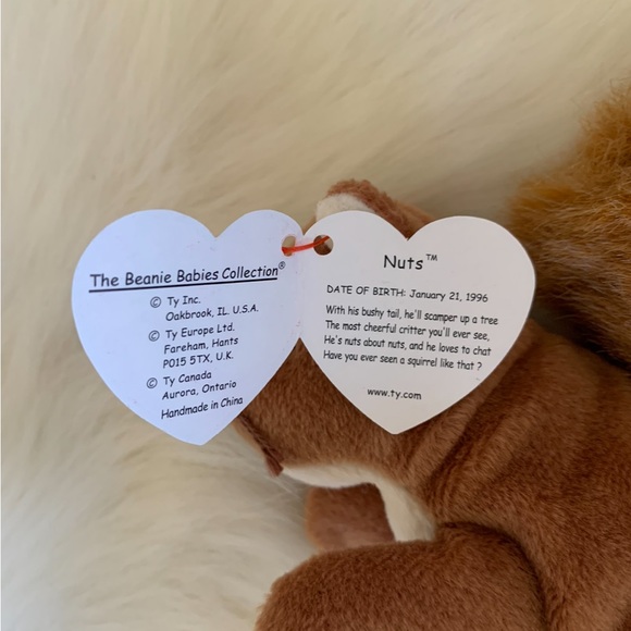 **NWT RARE COLLECTIBLE BEANIE BABY NUTS THE SQUIRREL NWT** - Picture 4 of 7